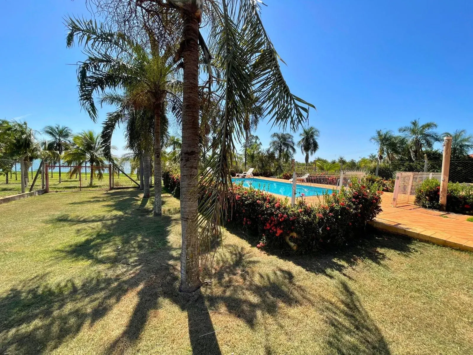 Varanda e jardim rancho araçatuba